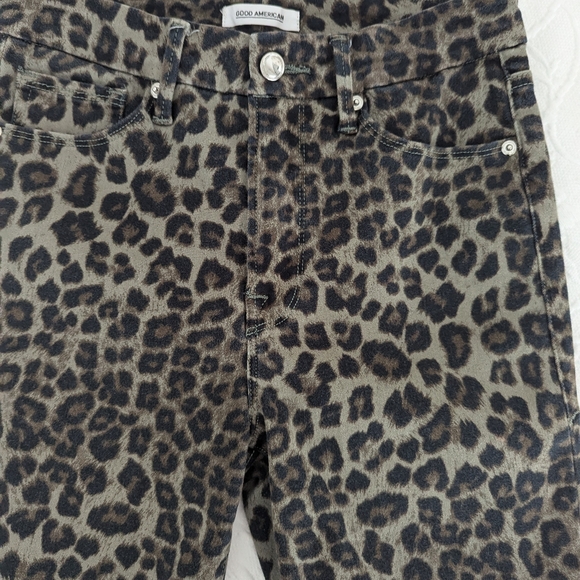 Good American. Leopard denim. Good waist drop. 27/4 - Picture 2 of 5